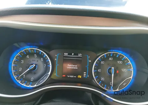 2017 Chrysler Pacifica Touring-L z USA, uszkodzony, nr VIN 2C4RC1BGXHR809490